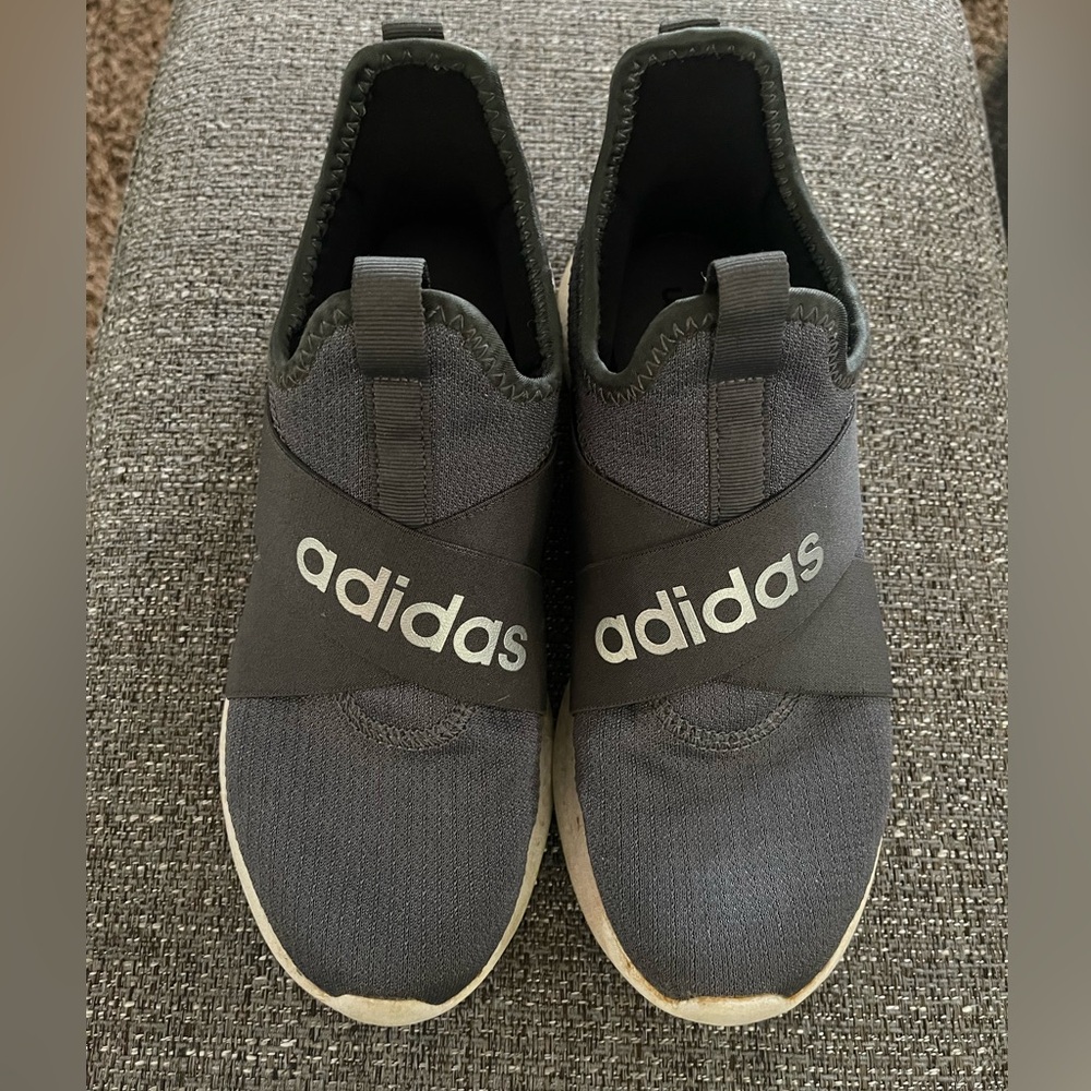 ✨Host Pick✨ Adidas Charcoal Grey Slip-On Sneakers sz 8